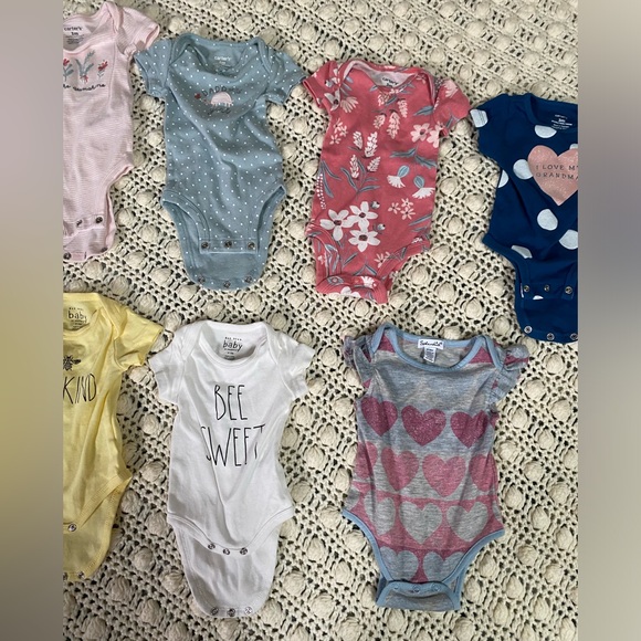 20pc LOT Baby Girl 0-3 months assorted brands long/short sleeve onesie pants hat - Picture 4 of 16